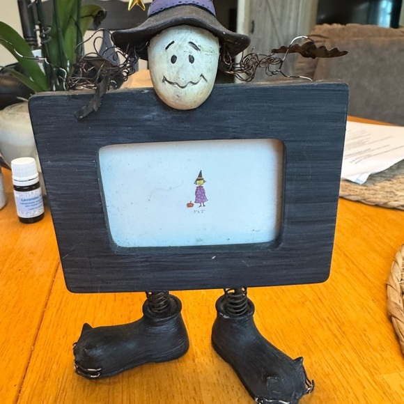 New witch frame decor - Picture 3 of 3